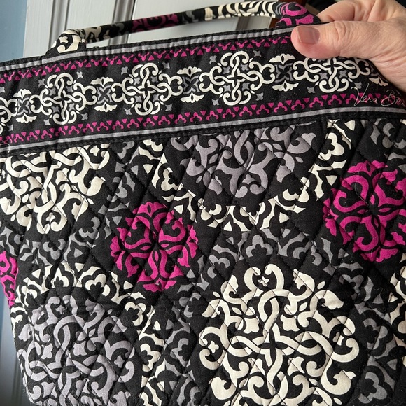 New Vera Bradley shoulder Tote black, white and pink circle pattern - Picture 2 of 6